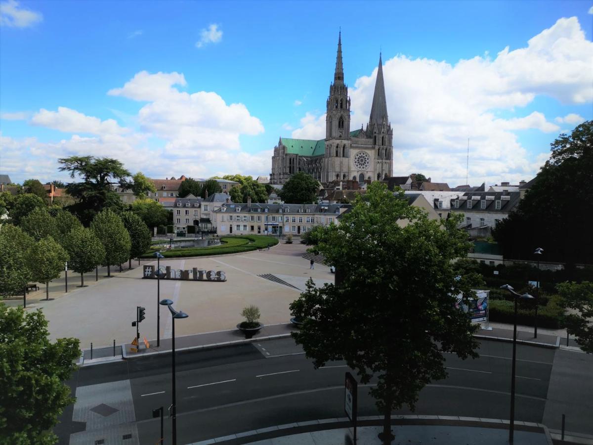 Hotel Le Boeuf Couronne Chartres - Logis Hotels Exterior foto